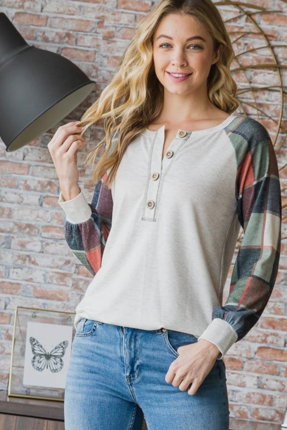 Oatmeal Top With Plaid Sleeve