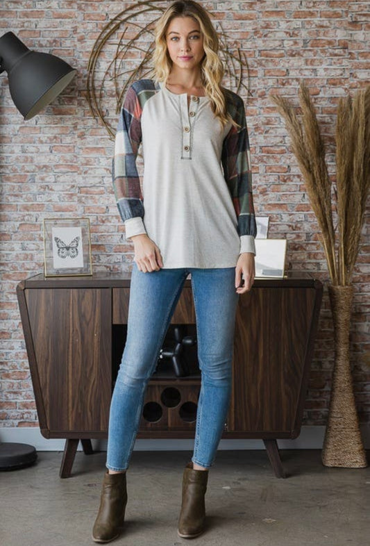 Oatmeal Top With Plaid Sleeve